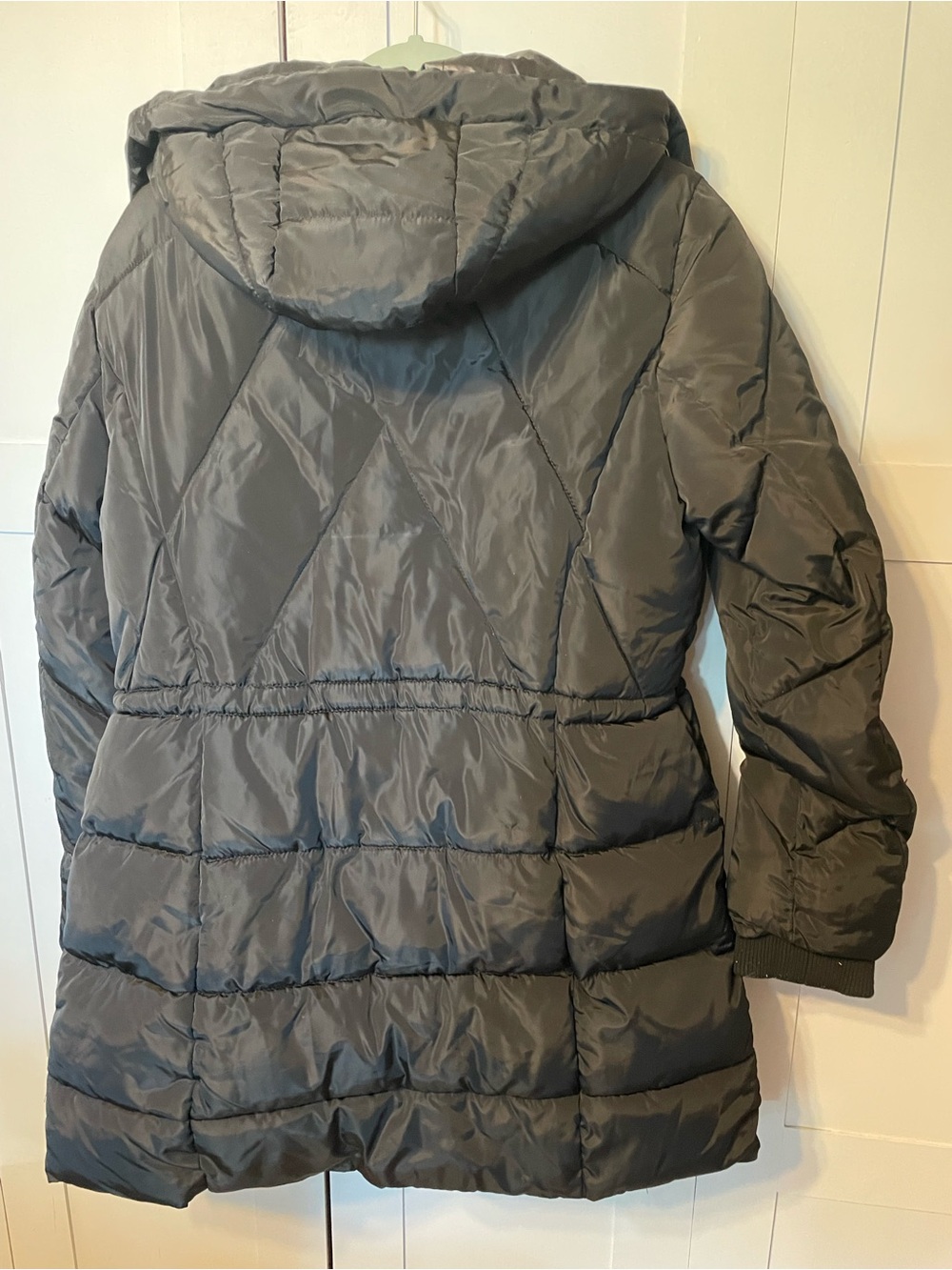 Gorgeous NWOT ❤️GUESS Black Quilted Hooded Puffer - Picture 5 of 13